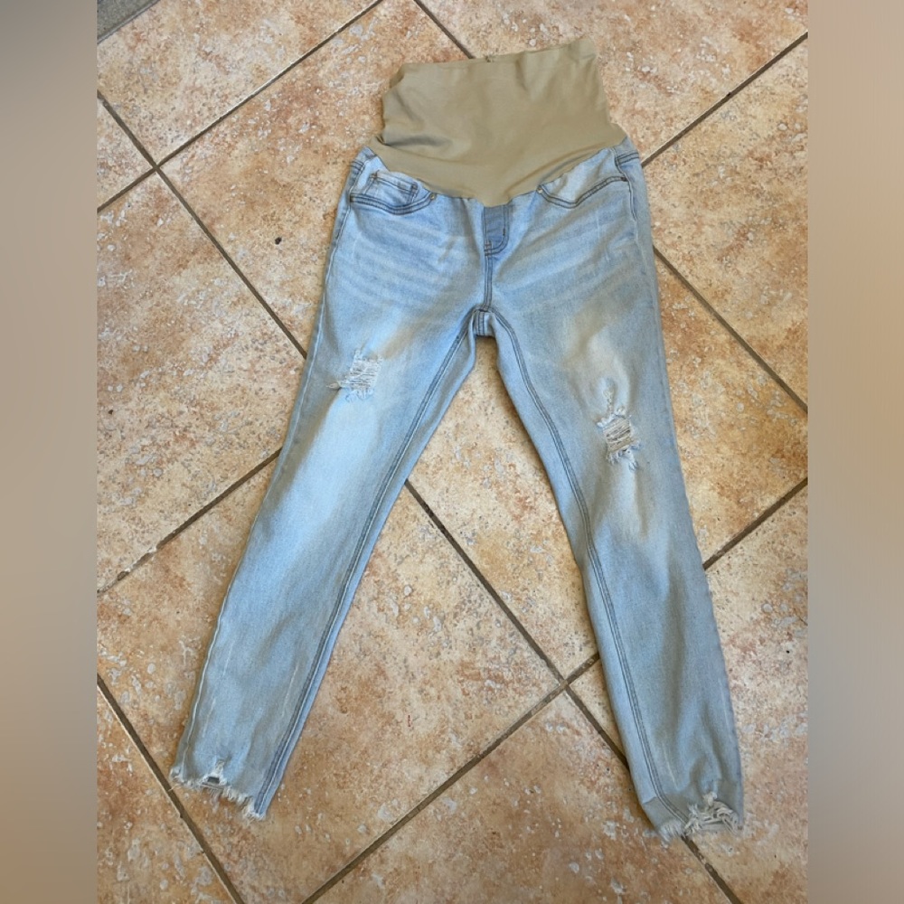 Maternity Outfit - Blue Savvy Size L Maternity Slightly Frayed Jeans - Picture 3 of 9